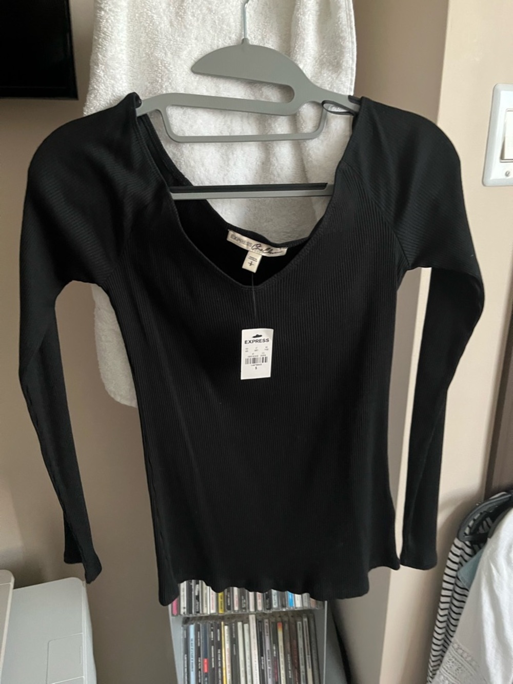 Express Black Ribbed V-Neck Long Sleeve Top